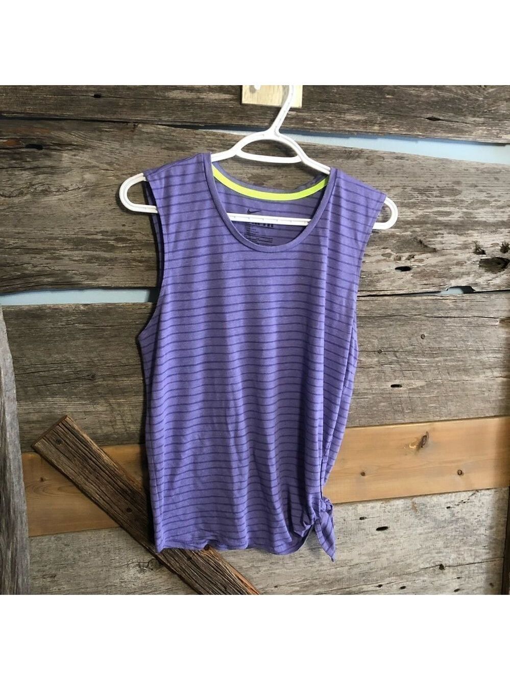 𝅺nike Size Small Purple Stripe Sleeveless Workout Top